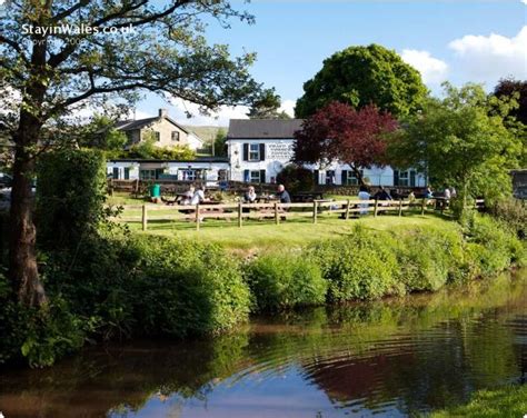 coach and horses llangynidr website.